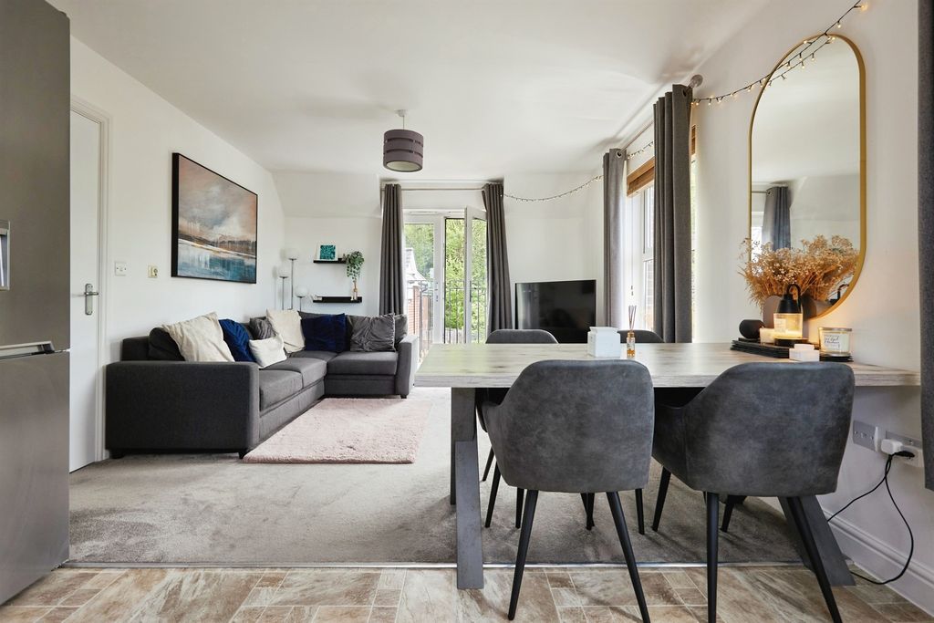 Additional image 2 of 2 bed flat for salePilgrims Way, Laverstock, Salisbury SP1