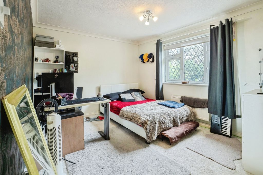 Additional image 16 of 6 bed detached house for saleGleneagles, Tamworth, Staffordshire B77