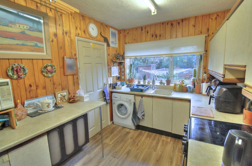 Additional image 7 of 3 bed semi-detached house for saleBrook Street, Kingswinford DY6