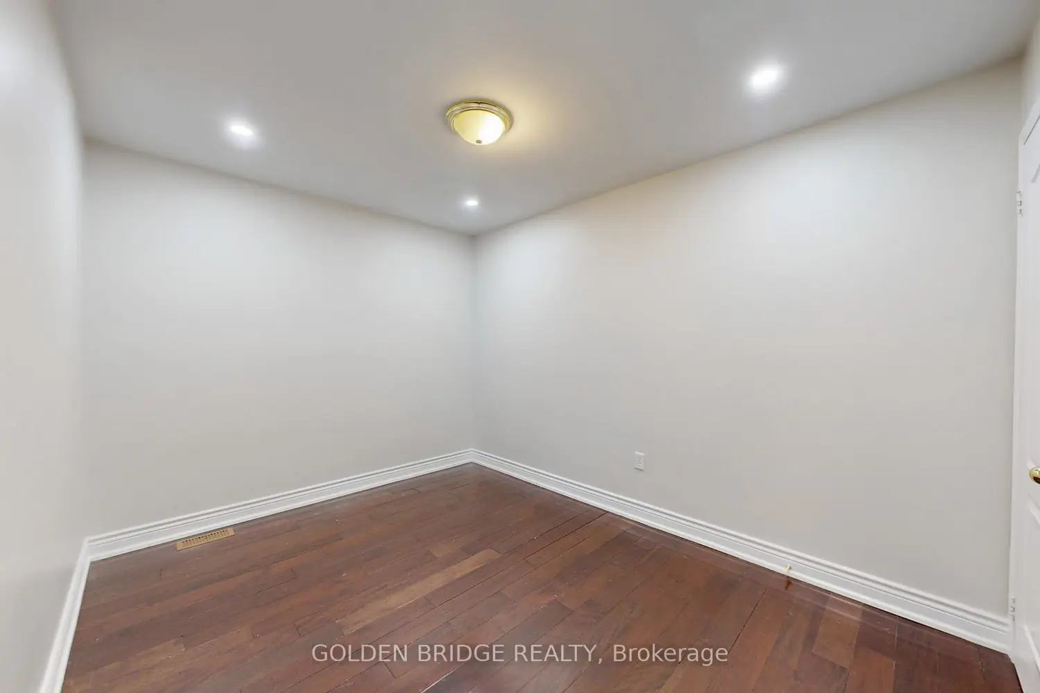 Additional image 16 of 158 Worthington Avenue