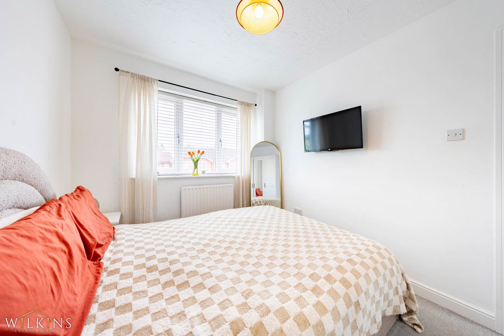 Additional image 10 of 3 bed semi-detached house for saleSuffolk Way, Tamworth, Staffordshire B78