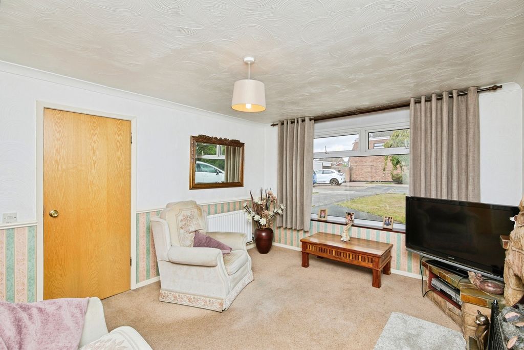 Additional image 2 of 3 bed detached house for saleLovatt Close, Stretton, Burton-On-Trent, Staffordshire DE13