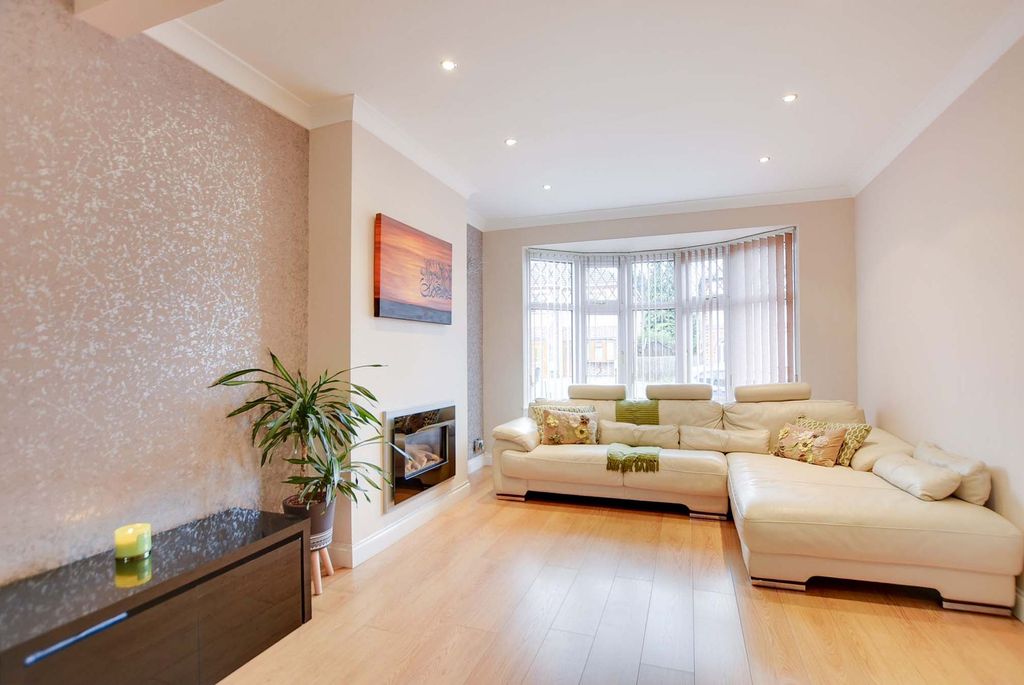Additional image 8 of 3 bed semi-detached house for saleGainsborough Road, Knighton, Leicester LE2
