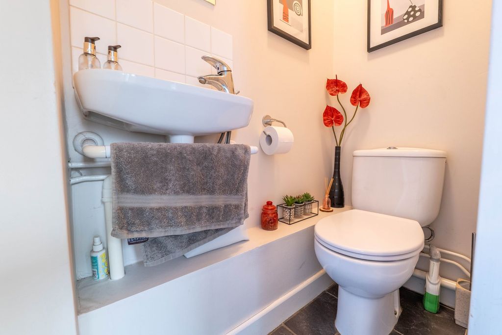 Additional image 10 of 4 bed semi-detached house for saleOakfield Avenue, Birstall, Leicester LE4