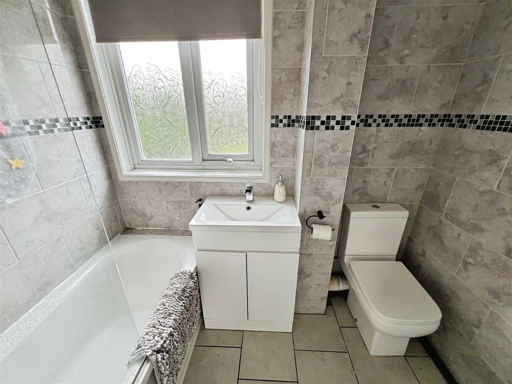 Additional image 10 of 3 bed property for saleKnype Way, Bradwell Newcastle Under Lyme, Staffordshire ST5