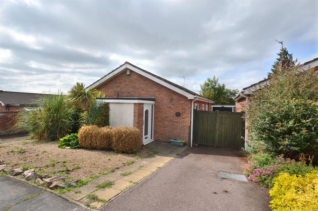 2 bed detached bungalow for saleHeathcote Drive, Sileby LE12