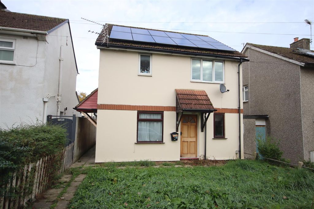 2 bed flat for saleHill Rise, Chippenham SN15