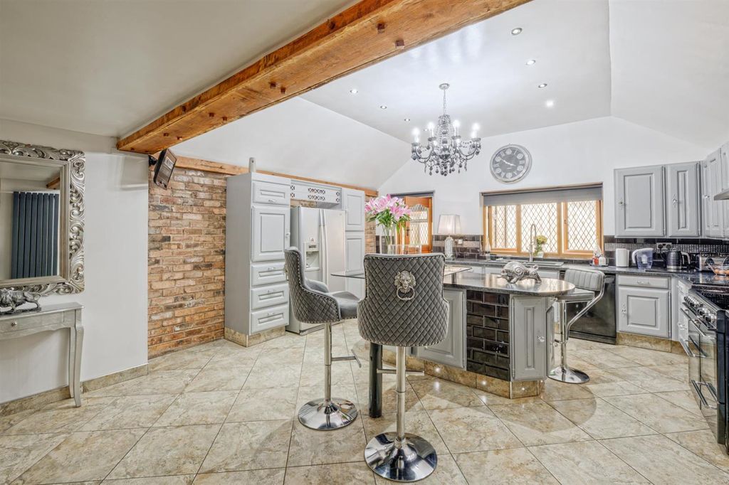 3 bed detached bungalow for saleSandy Ridge, Draycott, Claverley WV5 photo 3