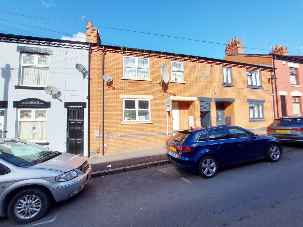 3 bed terraced house for saleMatlock Street, Leicester LE2