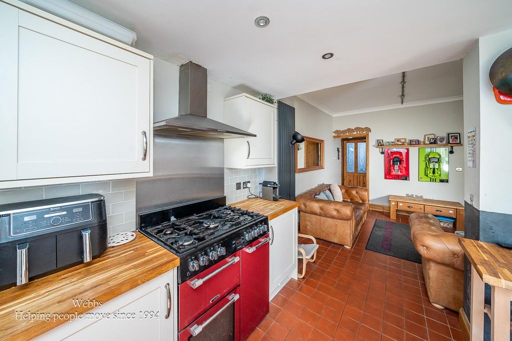 Additional image 8 of 4 bed semi-detached house for saleCoppice Lane, Cheslyn Hay, Walsall WS6
