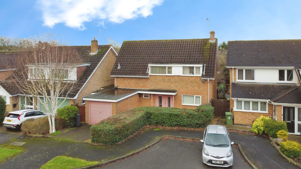 3 bed detached house for saleCarisbrooke Avenue, Knighton, Leicester, Leicestershire LE2