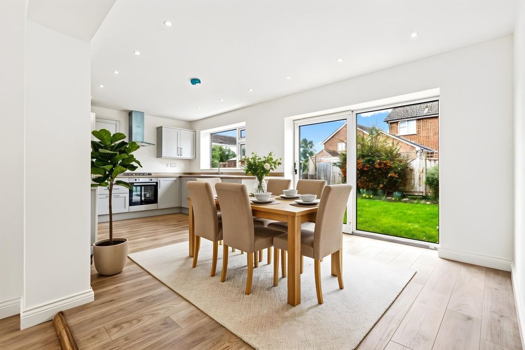 Additional image 11 of 3 bed semi-detached house for salePembroke Avenue, Wigston, Leicestershire LE18