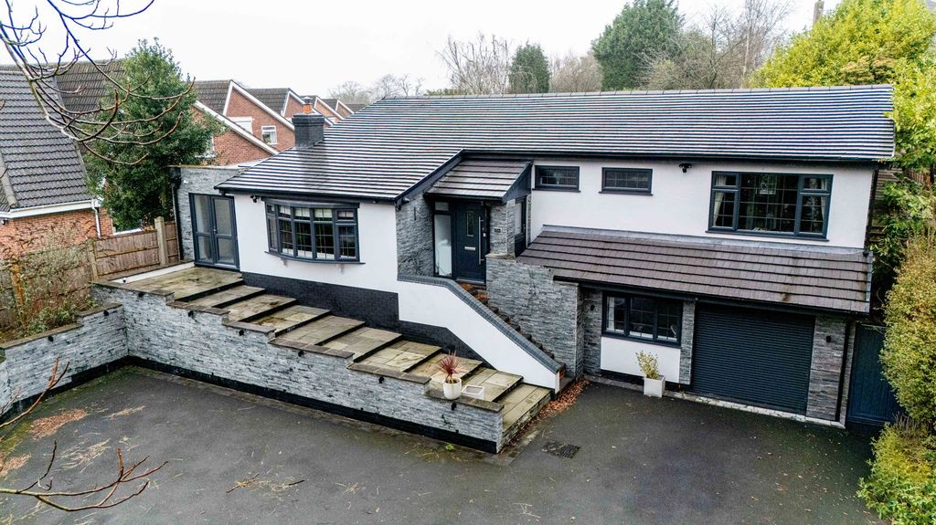 4 bed detached house for saleChestnut Drive, Shenstone WS14