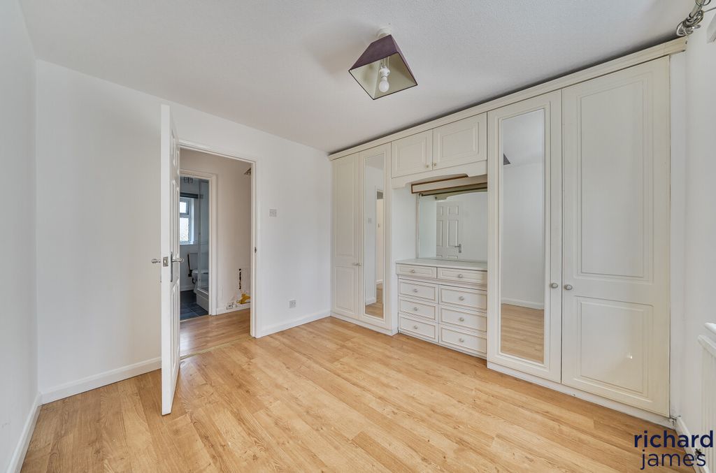 Additional image 9 of 2 bed flat for saleHigh Street, Wroughton, Swindon SN4