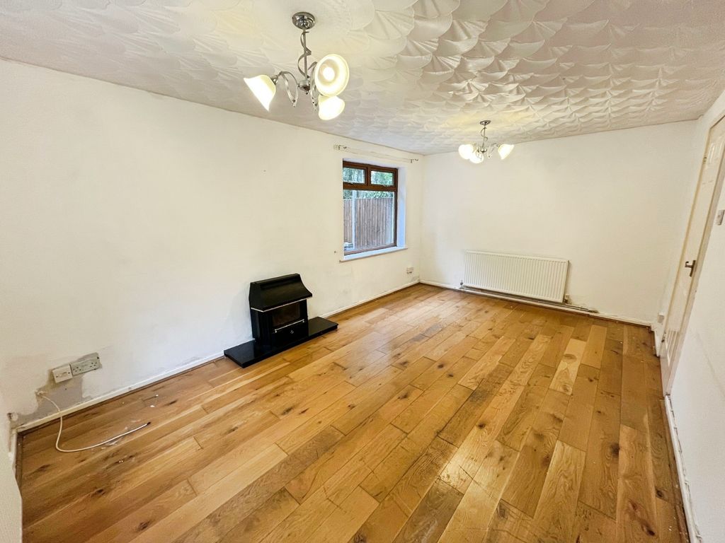 Additional image 2 of 4 bed semi-detached house for saleBlue Gates Road, Leicester, Leicestershire LE4