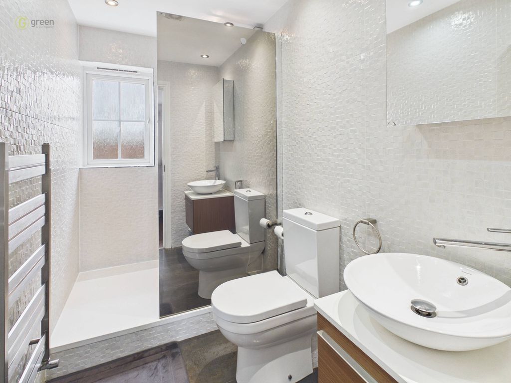 Additional image 21 of 5 bed town house for saleBarlow Avenue, Glascote, Tamworth B77