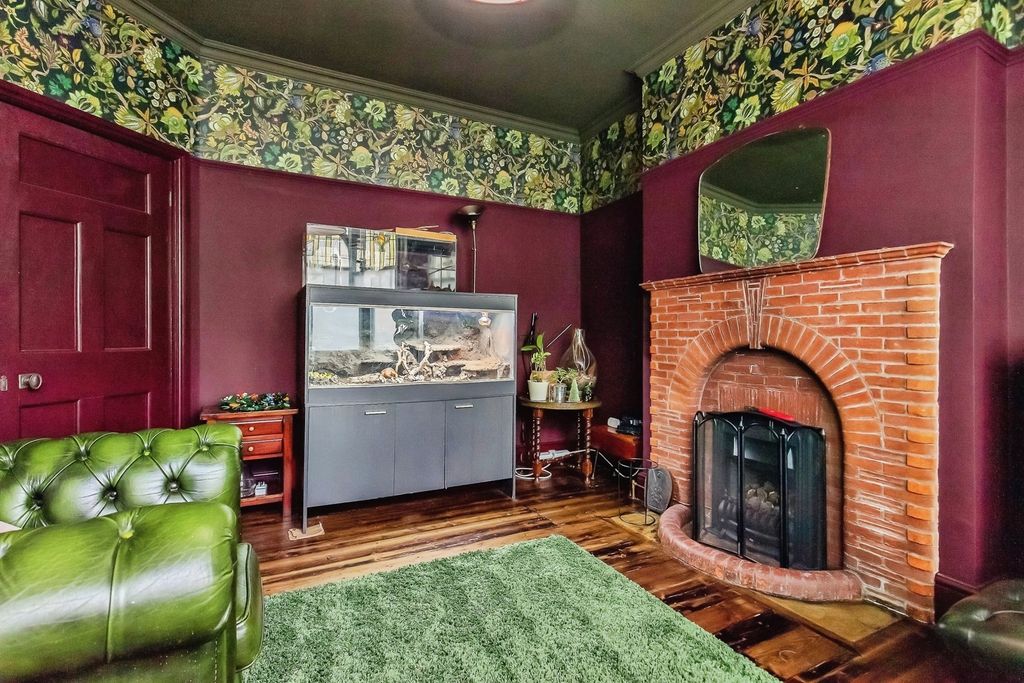Additional image 2 of 4 bed town house for saleBeaconsfield Road, Leicester, Leicestershire LE3