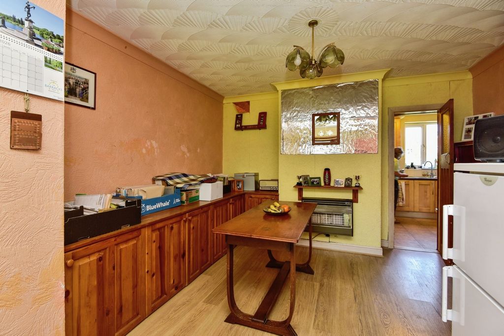 Additional image 5 of 3 bed semi-detached house for saleWestlands Avenue, Newcastle, Staffordshire ST5
