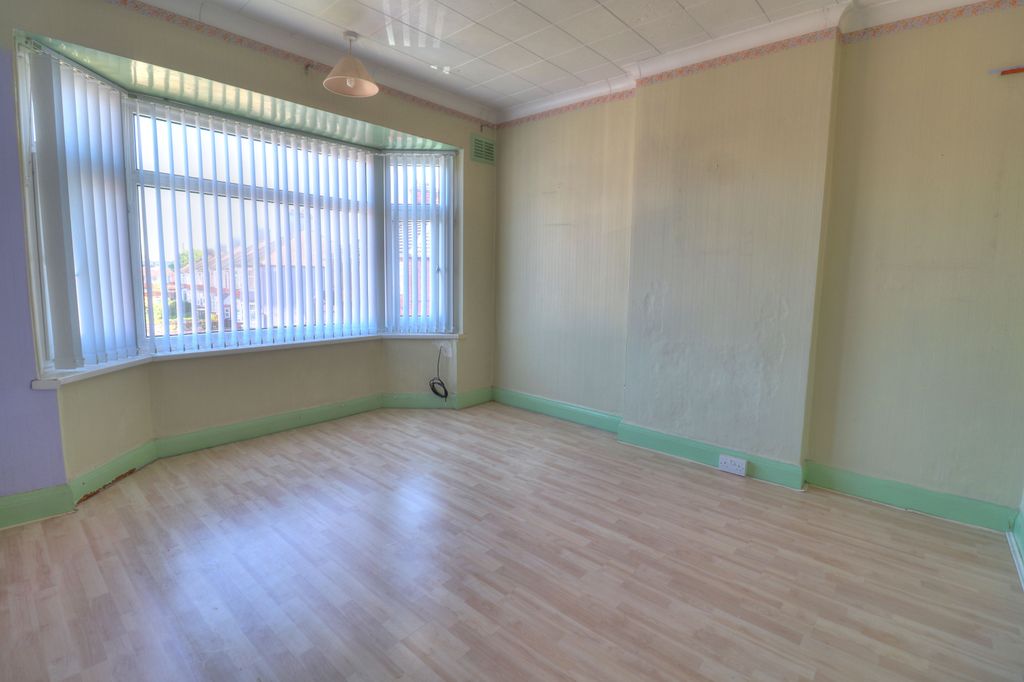 Additional image 19 of 3 bed semi-detached house for saleEileen Avenue, Leicester LE4
