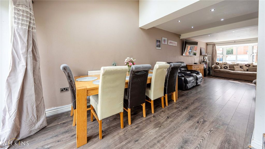 Additional image 7 of 4 bed semi-detached house for saleSuffolk Way, Tamworth, Staffordshire B78
