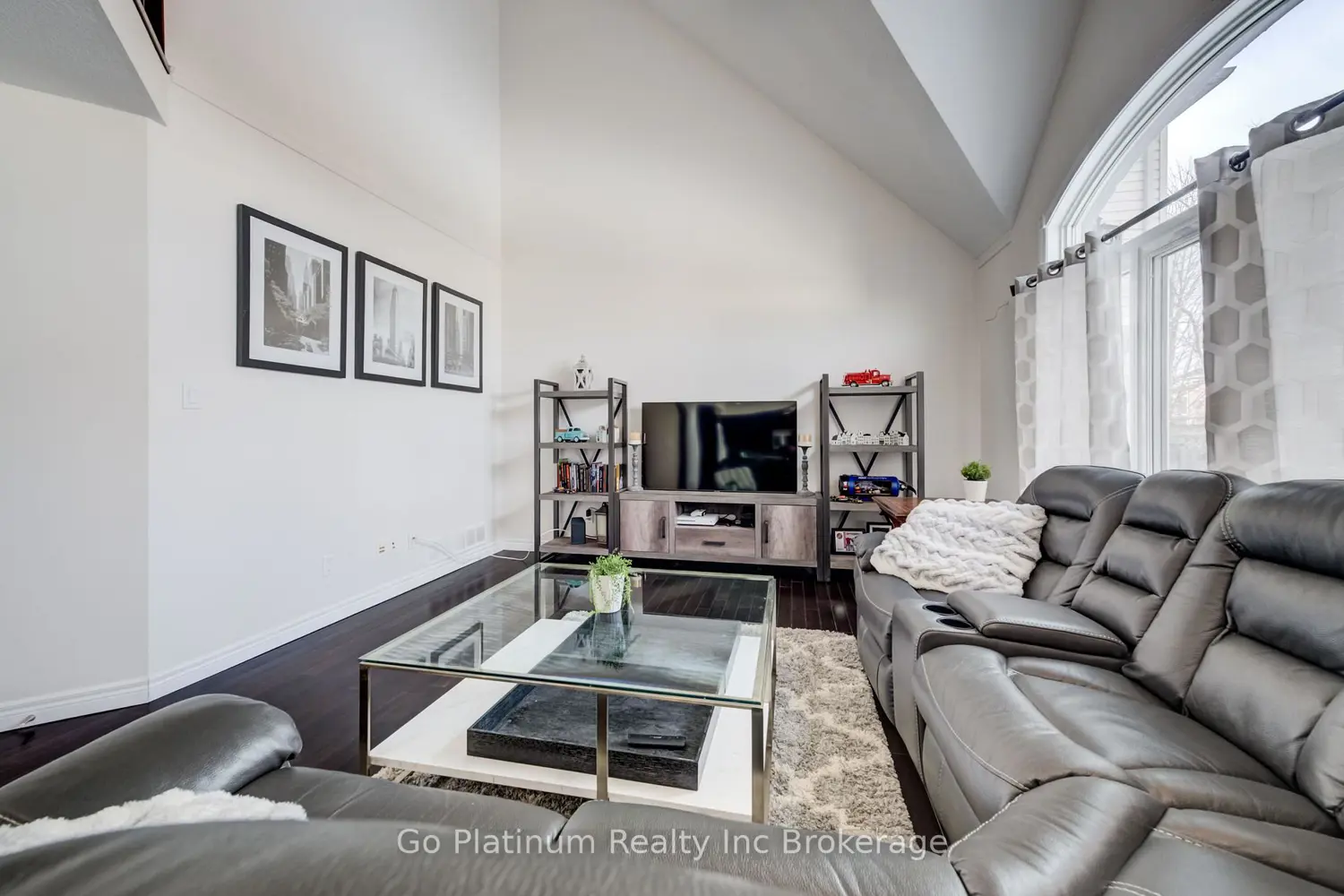 Additional image 6 of 739 Frontenac Crescent