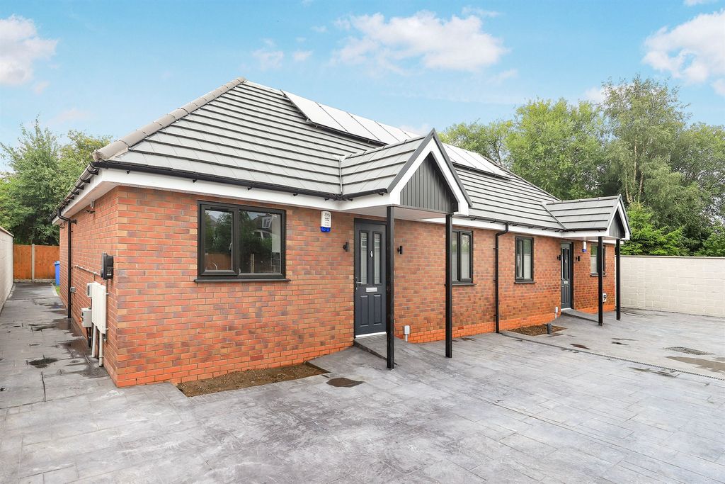 2 bed semi-detached bungalow for saleSunset Close, Coven, Wolverhampton WV9