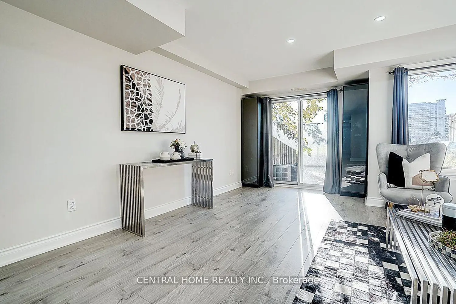 Additional image 7 of 988 Sheppard Avenue 11