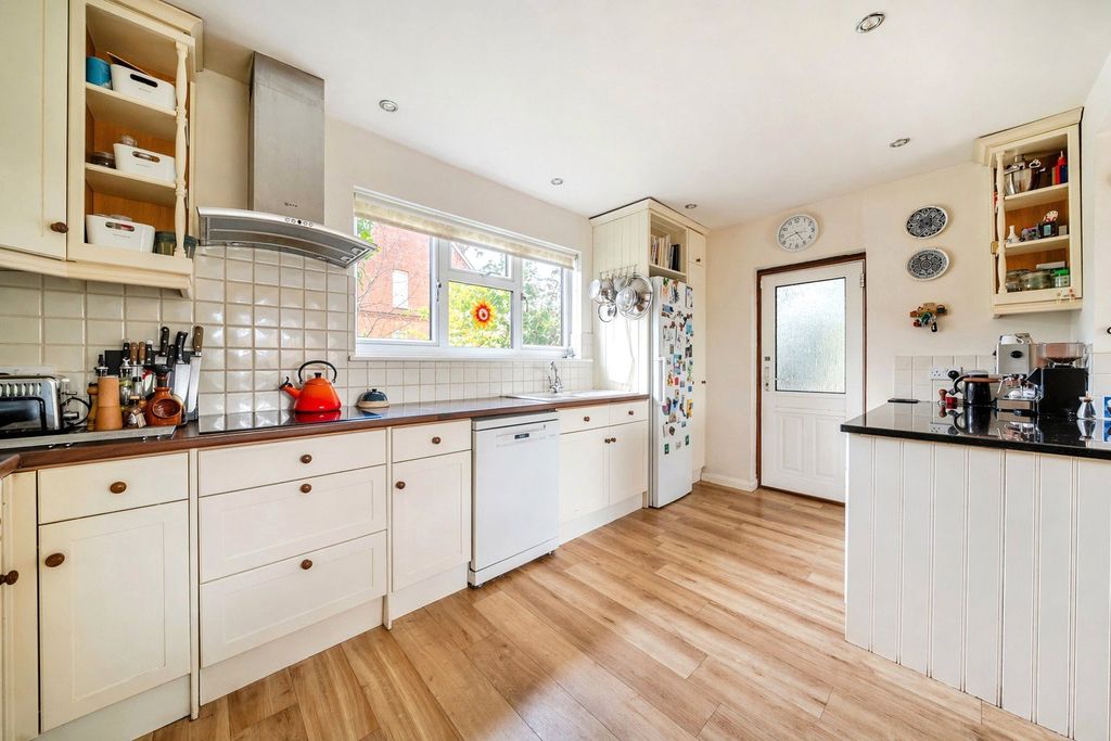 5 bed detached house for saleSt. Leonards, Exeter EX2 photo 5