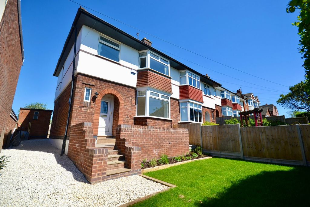 3 bed semi-detached house for saleRatcliffe Road, Sileby LE12