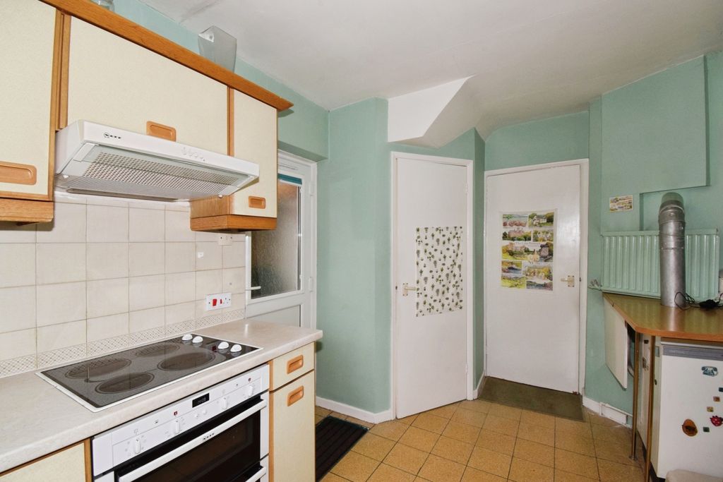 Additional image 7 of 3 bed semi-detached house for saleHighgate Avenue, Birstall, Leicester, Leicestershire LE4
