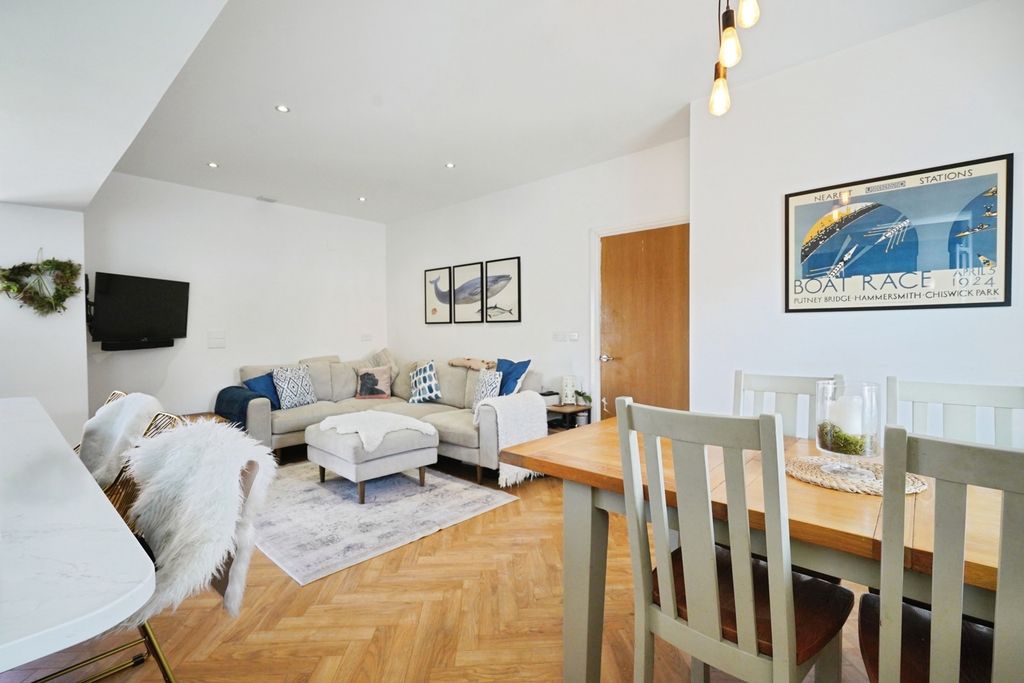Additional image 20 of 4 bed detached house for saleMagnolia Close, Tutbury, Burton-On-Trent, Staffordshire DE13