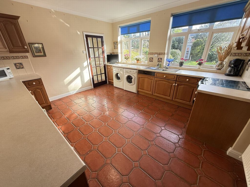 3 bed detached house for saleThurnview Road, Evington LE5 photo 3