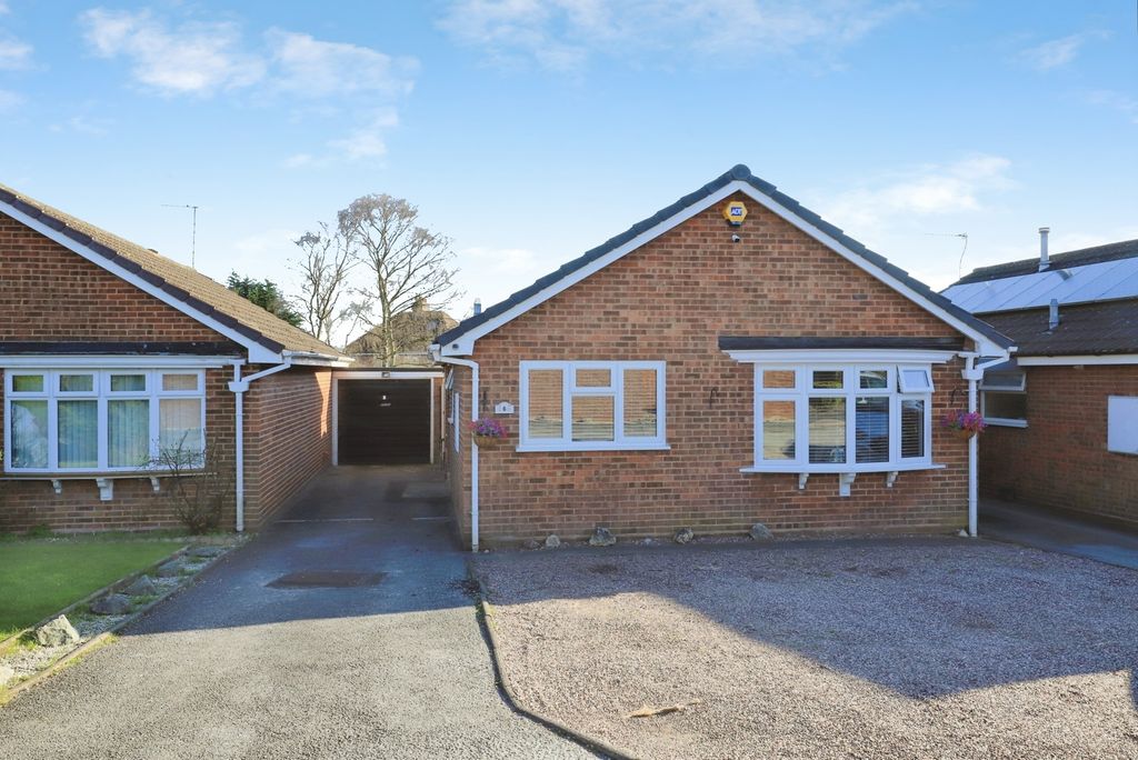 2 bed bungalow for saleClifton Gardens, Codsall, Wolverhampton, Staffordshire WV8
