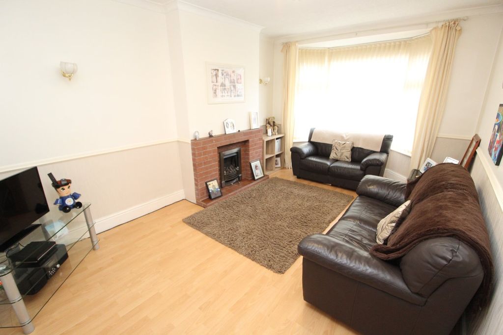 Additional image 3 of 3 bed semi-detached house for saleRichmond Drive, Glen Parva, Leicester LE2