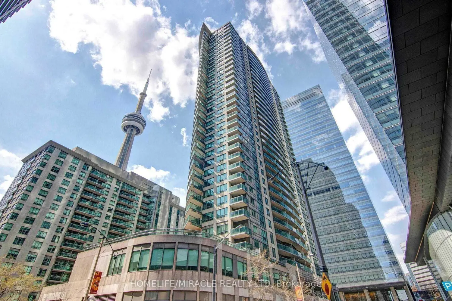30 Grand Trunk Crescent 1509