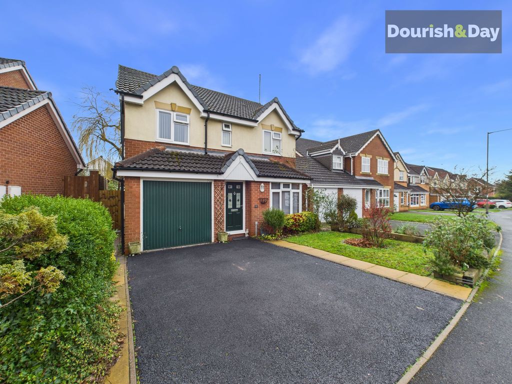4 bed detached house for saleCornwall Drive, Saxonfields, Stafford ST17