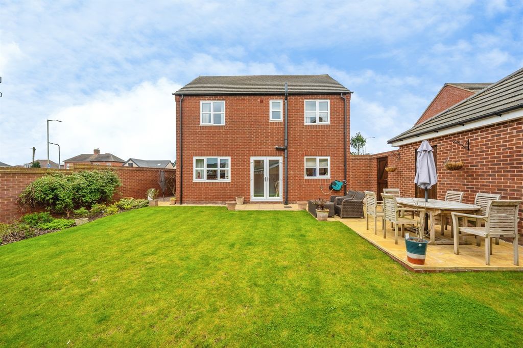 Additional image 20 of 4 bed detached house for saleTamworth Road, Two Gates, Tamworth B77