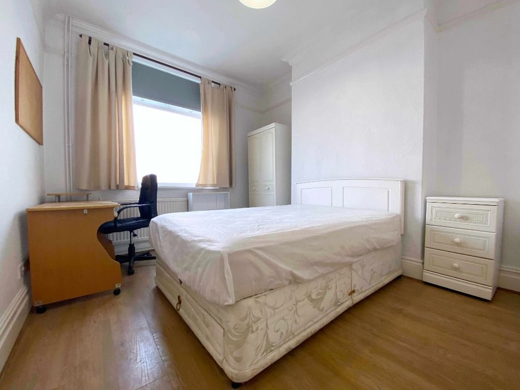 Additional image 6 of 5 bed terraced house for saleHartopp Road, Clarendon Park, Leicester LE2