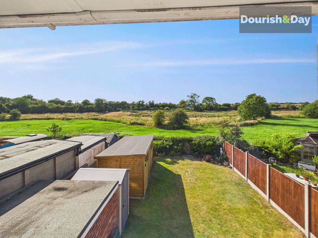 3 bed semi-detached house for saleDoxey Fields, Stafford ST16 photo 4