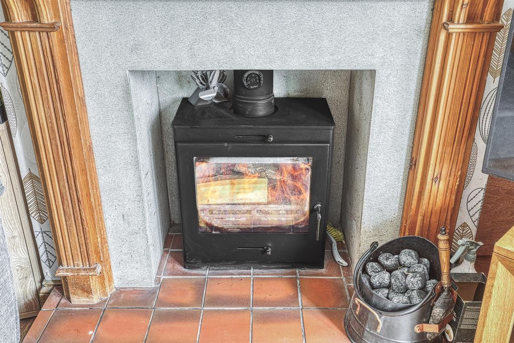 Additional image 7 of 3 bed terraced house for saleField Lane, Burton-On-Trent DE13
