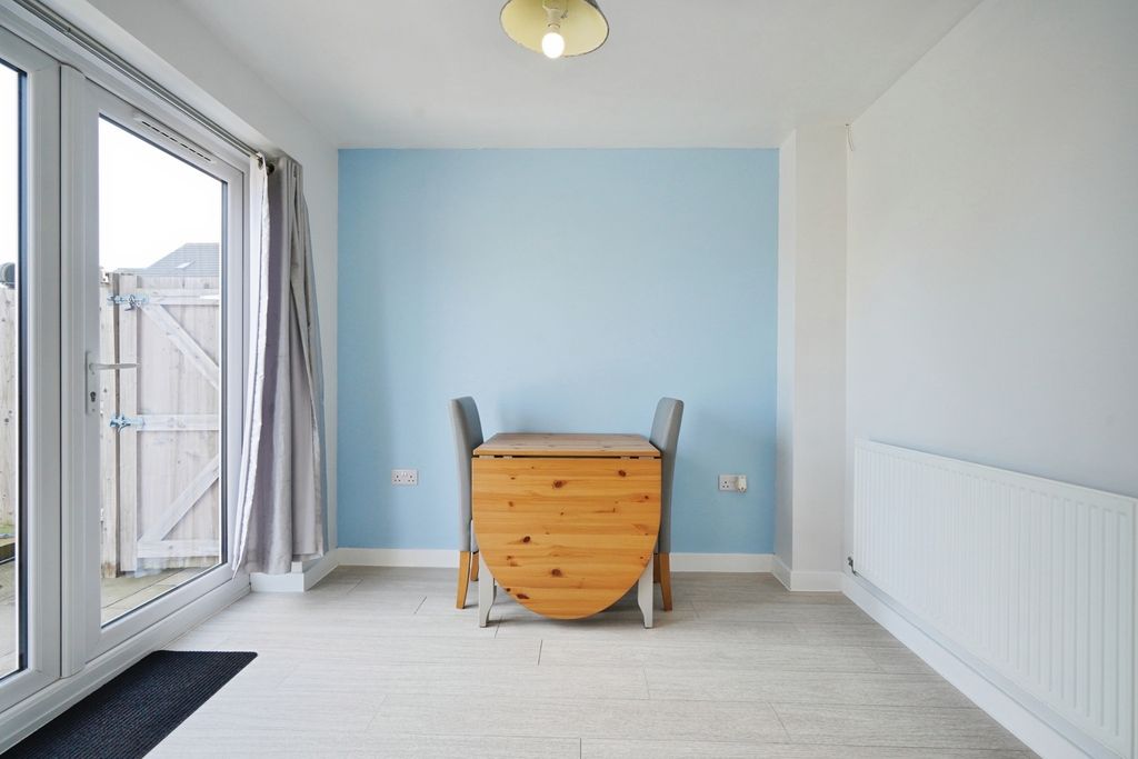 Additional image 8 of 3 bed semi-detached house for saleUpton Drive, Burton-On-Trent, Staffordshire DE14