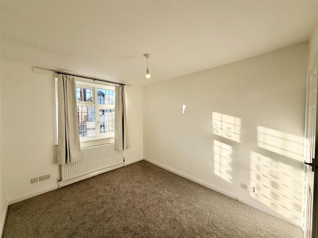 Additional image 17 of 5 bed semi-detached house for saleClarke Grove, Birstall, Leicester LE4