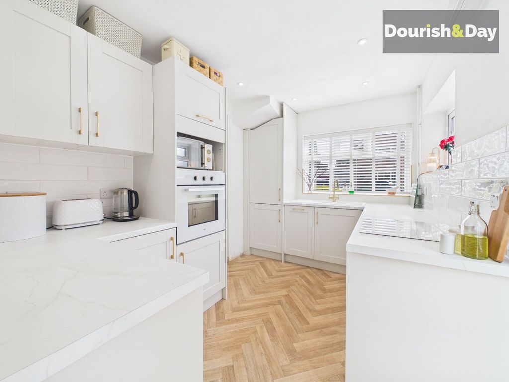 3 bed semi-detached house for saleDoxey Fields, Stafford ST16 photo 2