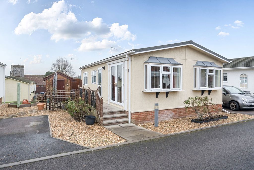 2 bed mobile/park home for saleChurch Park, Durrington, Salisbury, Wiltshire SP4