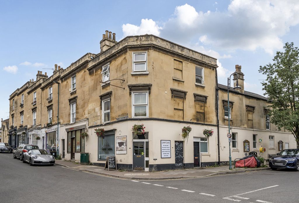 2 bed flat for saleLambridge Buildings, Bath, Somerset BA1 photo 2