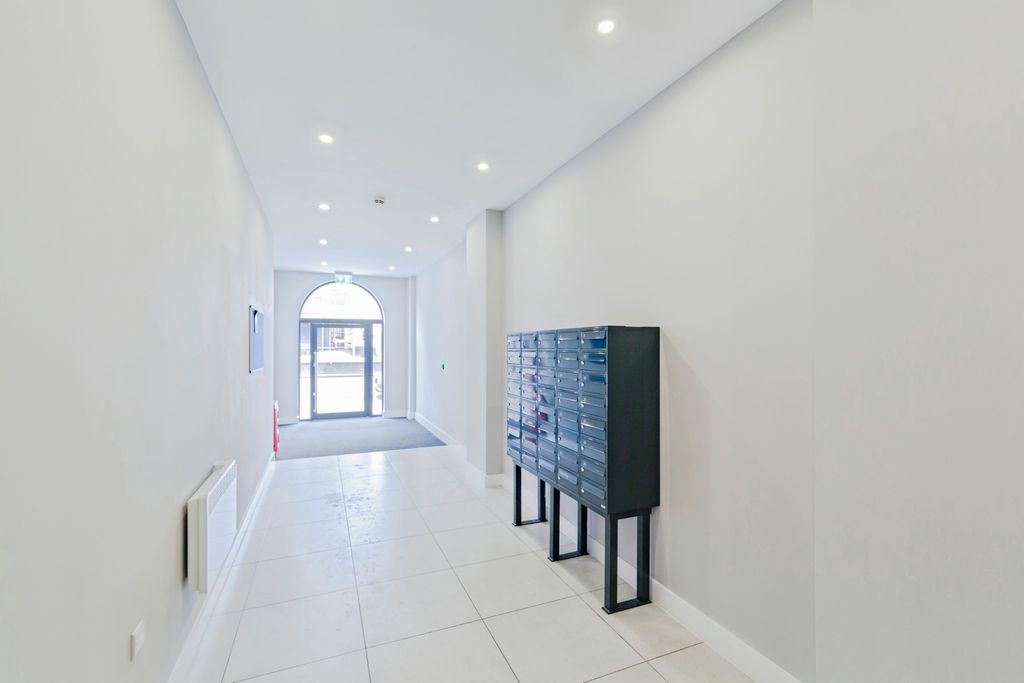 Additional image 12 of 2 bed flat for saleCharles Street, Leicester, Leicestershire LE1