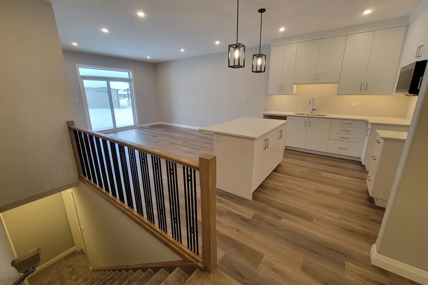 119 Rowe Avenue photo 3