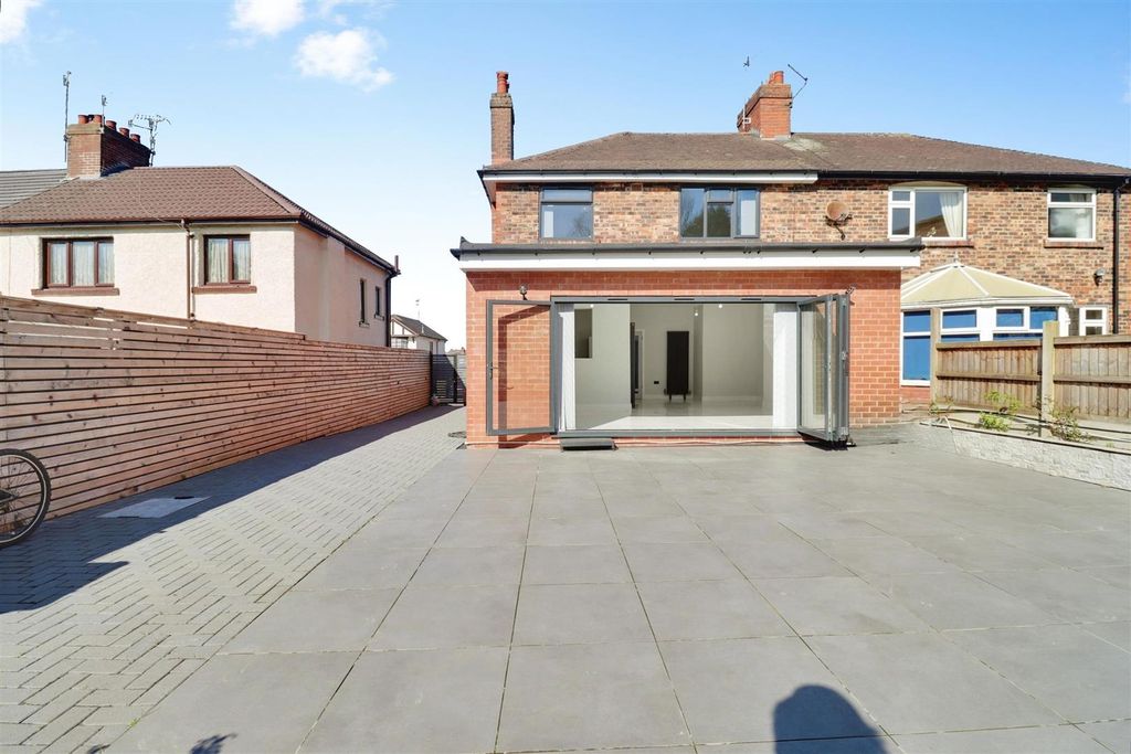 Additional image 34 of 4 bed semi-detached house for saleLower Milehouse Lane, Newcastle ST5