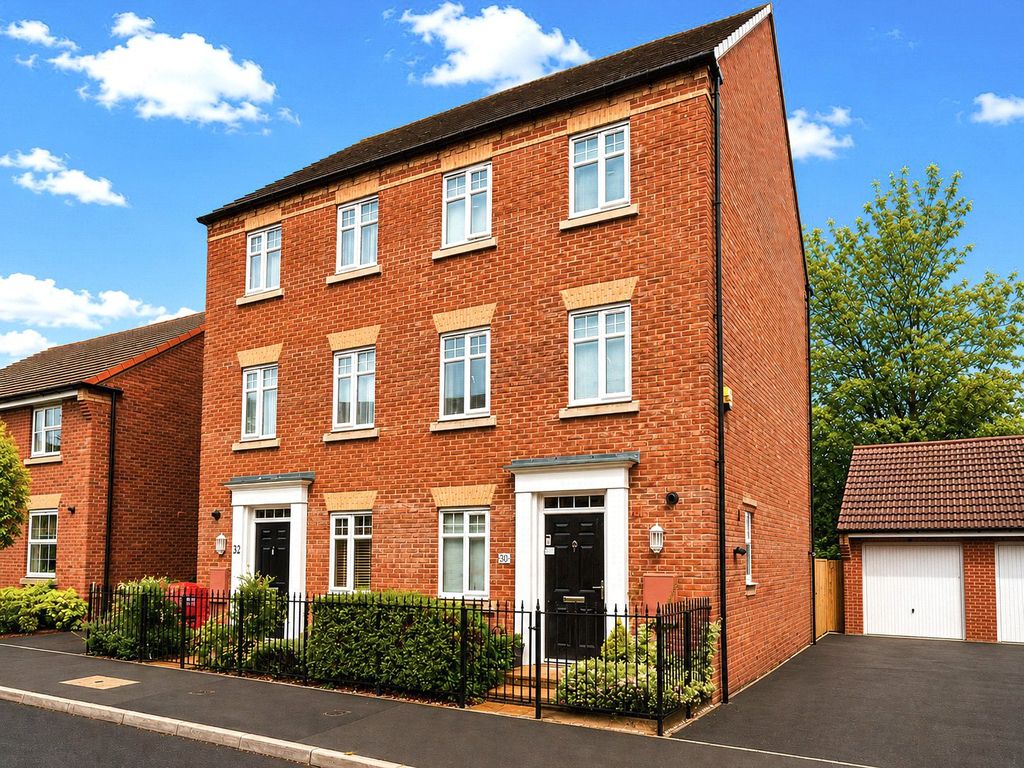 3 bed semi-detached house for saleCheviot Road, Westbury BA13