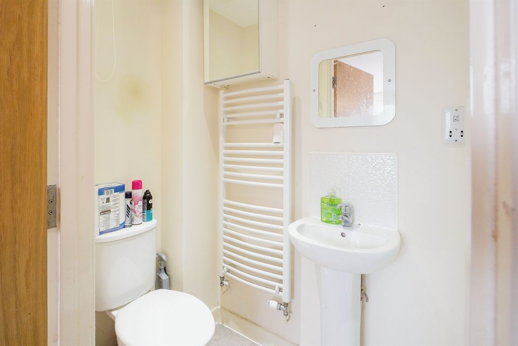 Additional image 11 of 5 bed terraced house for saleHarleston Close, Leicester LE5